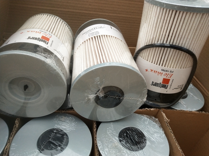Oil Water Separator Filter Element ফ্লিটগার্ড Diesel Filter FS19765 Three Filter 0